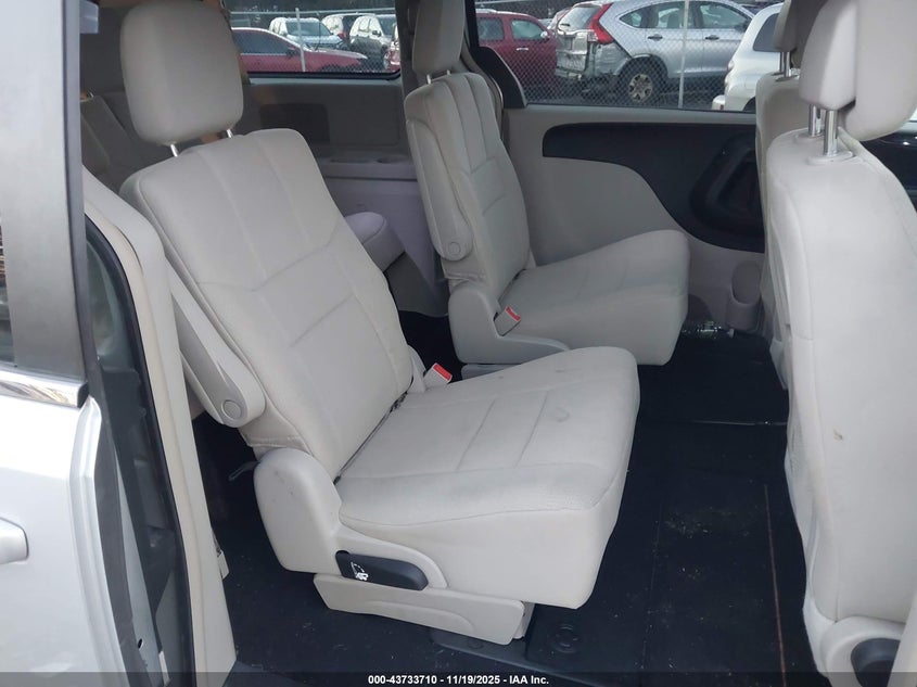 2011 Dodge Grand Caravan Crew VIN: 2D4RN5DG9BR772070 Lot: 43733710