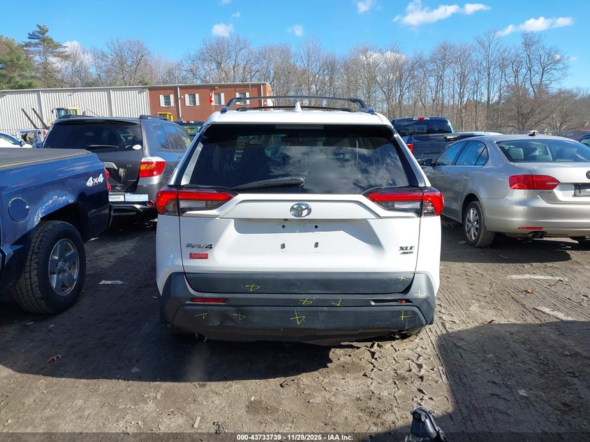 2023 Toyota Rav4 Xle VIN: 2T3P1RFV0PW355825 Lot: 43733739