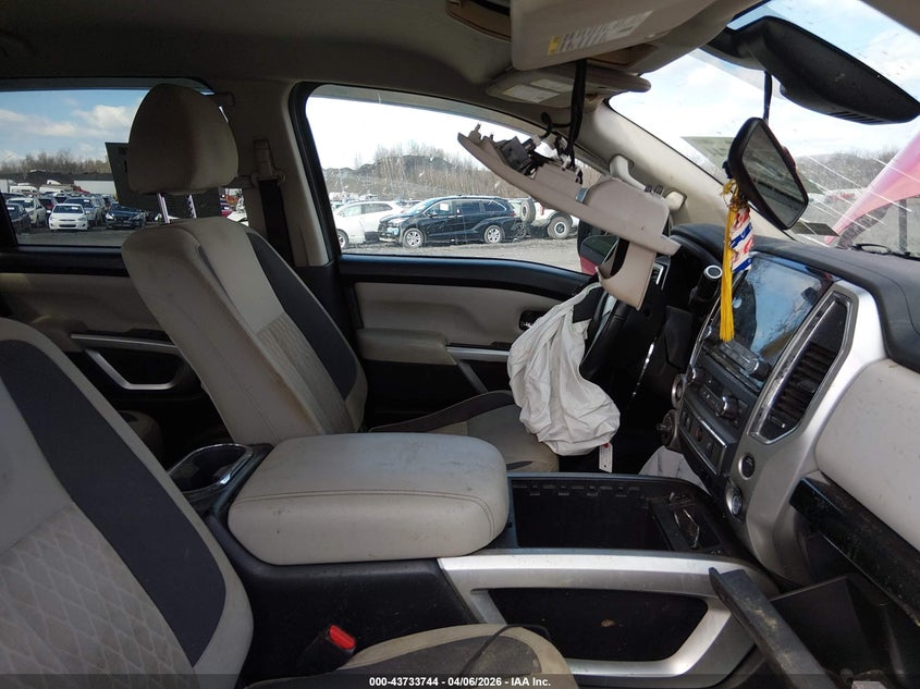 2021 Nissan Titan Sv 4X4