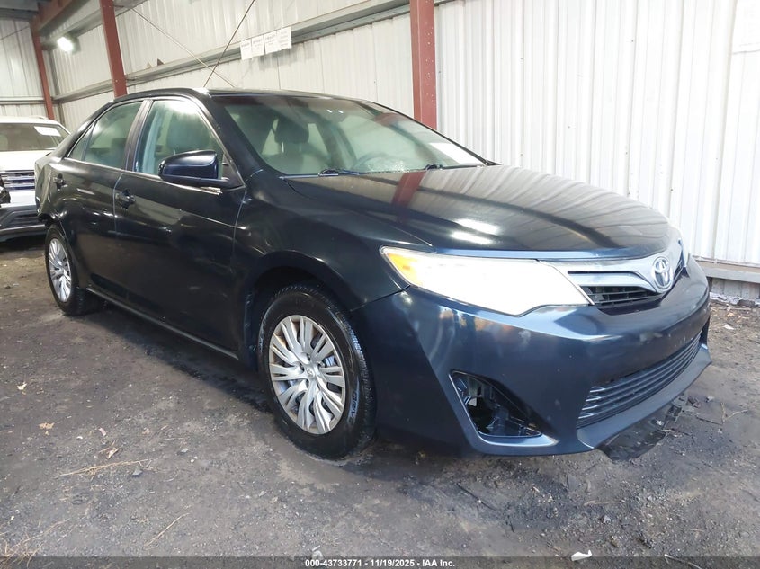TOYOTA CAMRY LE