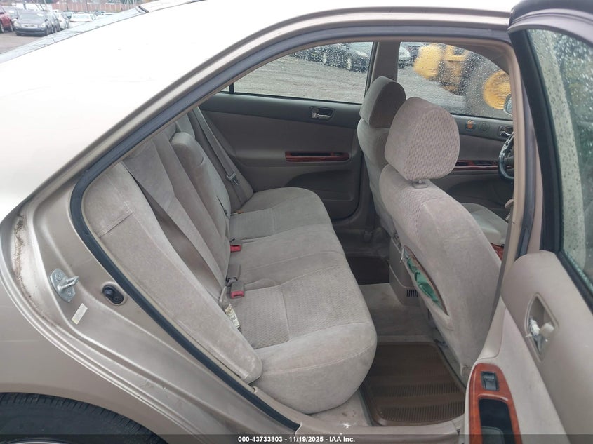 4T1BE32KX2U038000 2002 TOYOTA CAMRY photo no. 8