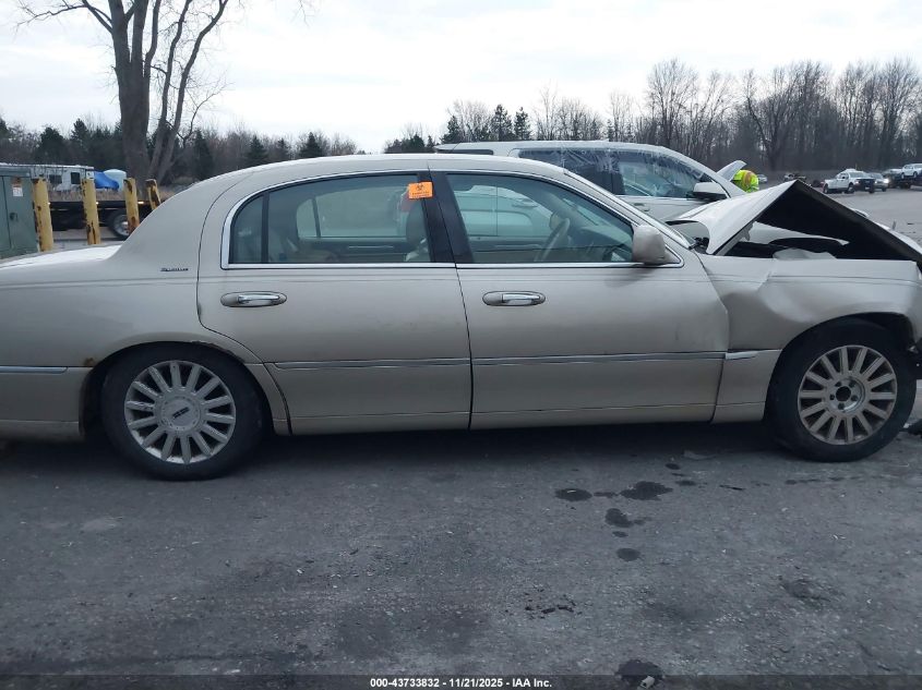 2007 Lincoln Town Car Signature VIN: 1LNHM81WX7Y627594 Lot: 43733832