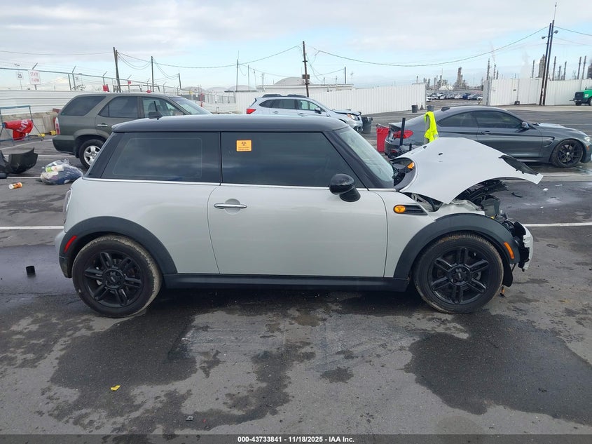 2013 Mini Hardtop Cooper VIN: WMWSU3C50DT683941 Lot: 43733841