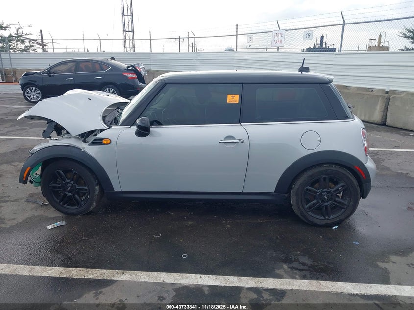 2013 Mini Hardtop Cooper VIN: WMWSU3C50DT683941 Lot: 43733841