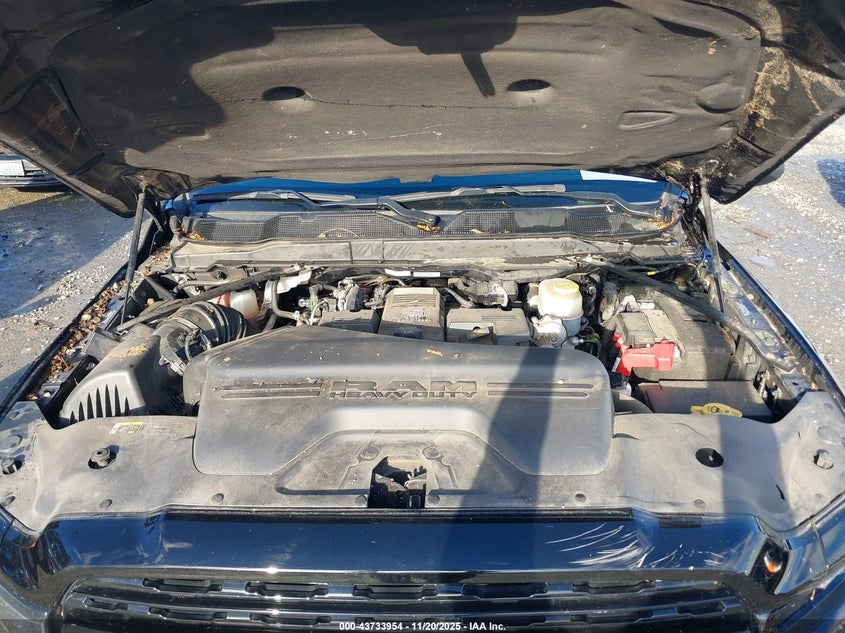 2021 Ram 3500 Limited 4X4 8' Box VIN: 3C63R3RL0MG687975 Lot: 43733954