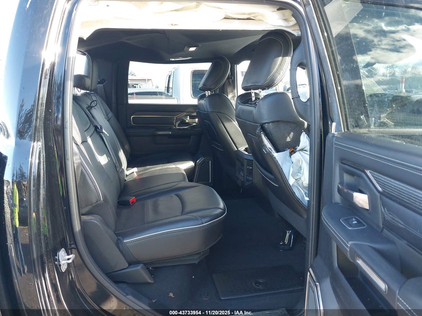 2021 Ram 3500 Limited 4X4 8' Box VIN: 3C63R3RL0MG687975 Lot: 43733954