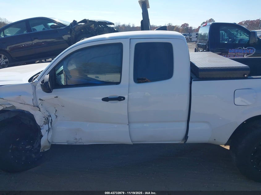 2017 Toyota Tacoma Access Cab/Sr/Sr5 VIN: 5TFRX5GN8HX100672 Lot: 43733979