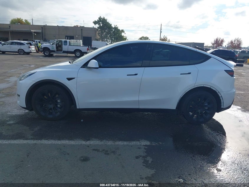2021 Tesla Model Y Long Range Dual Motor All-Wheel Drive VIN: 5YJYGDEE2MF141489 Lot: 43734015