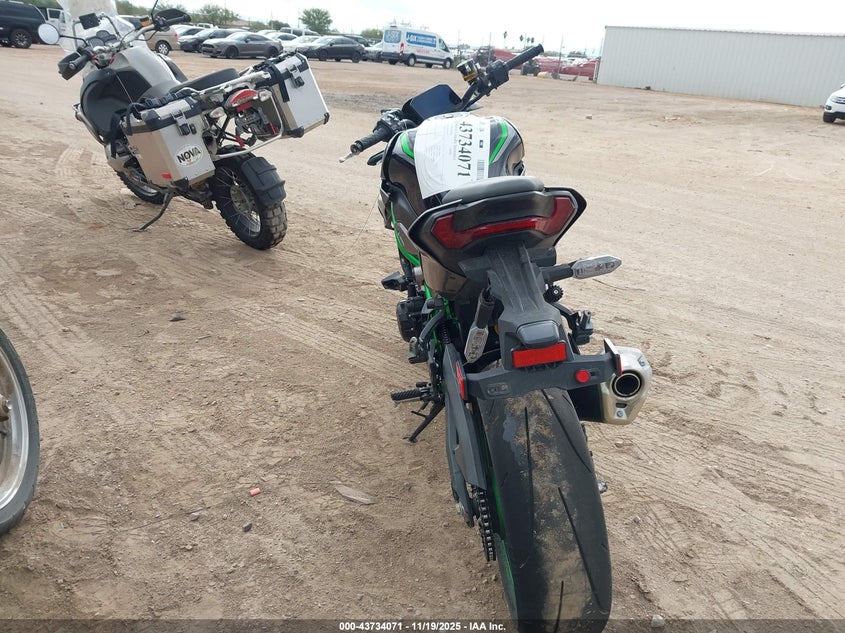 2025 Kawasaki Zr900 T VIN: ML5ZRDT13SDA00379 Lot: 43734071