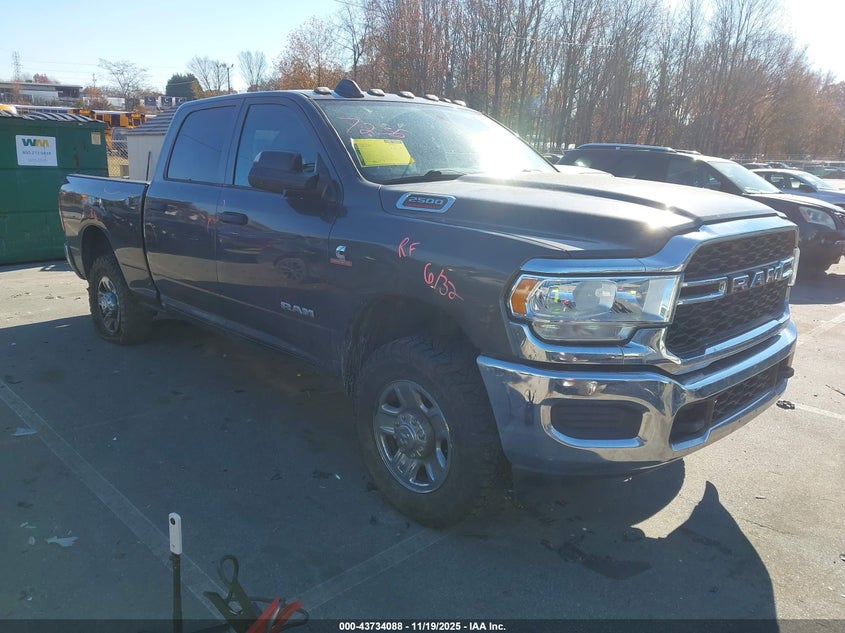 RAM 2500 TRADESMAN 4X4 6 4 BOX