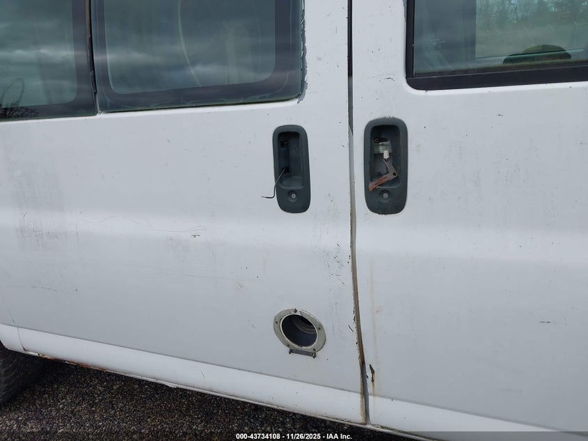 1998 GMC Savana Standard VIN: 1GTHG35R0W1039505 Lot: 43734108