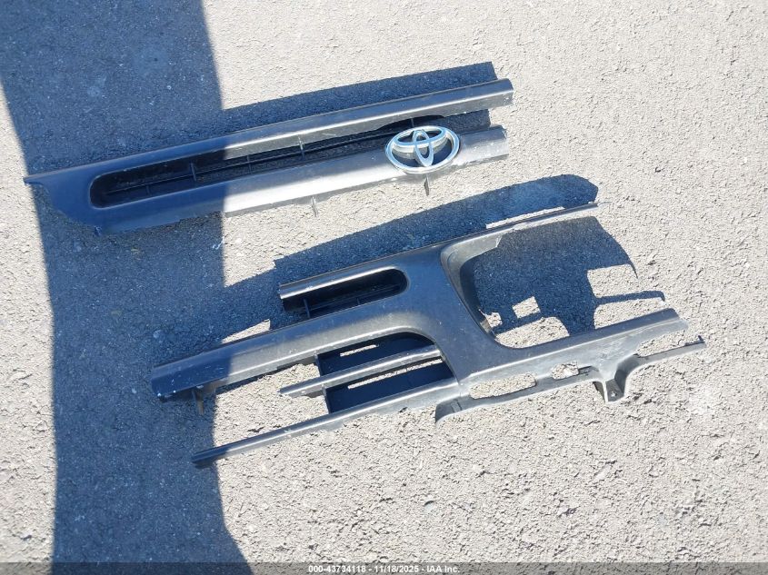 1994 Toyota Pickup 1/2 Ton Short Wheelbase VIN: JT4RN81A5R5183586 Lot: 43734118