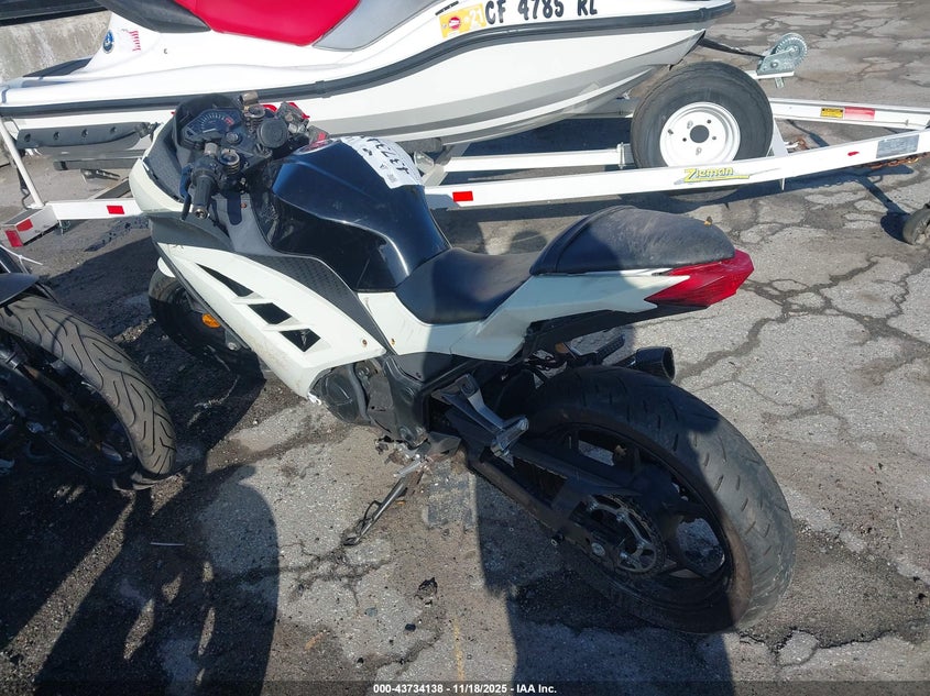 JKAEX8A12DDA04683 2013 KAWASAKI NINJA photo no. 3
