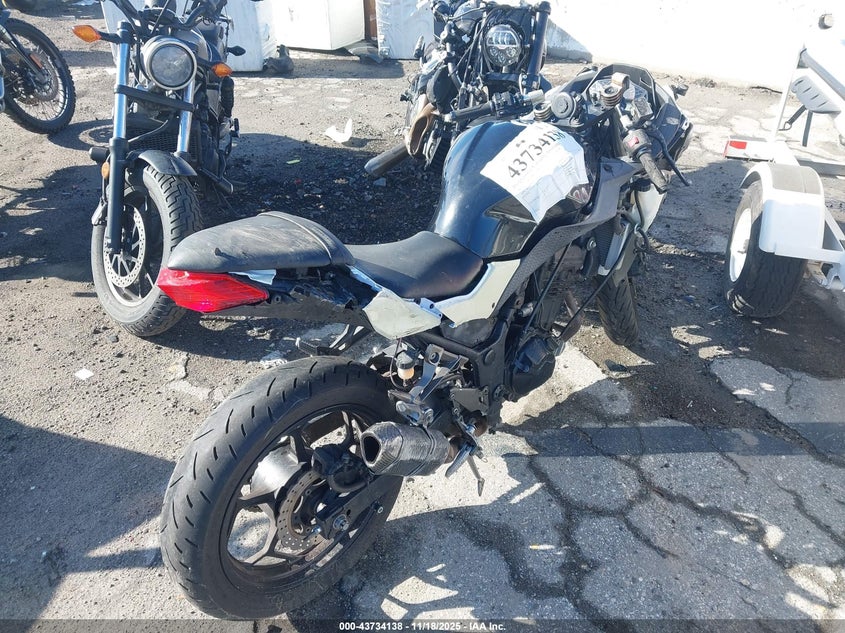 JKAEX8A12DDA04683 2013 KAWASAKI NINJA photo no. 4