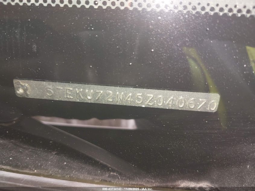 2005 Toyota Tacoma Prerunner V6 VIN: 5TEKU72N45Z040670 Lot: 43734143