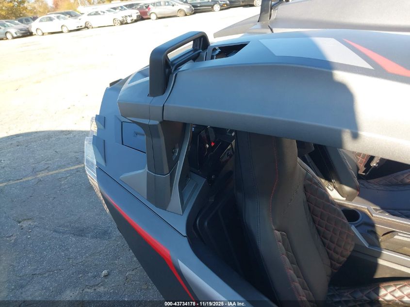 2018 Polaris Slingshot Sl VIN: 57XAAPFA2J8127501 Lot: 43734178