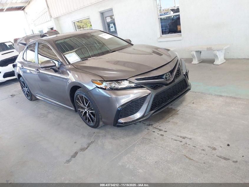 TOYOTA CAMRY SE