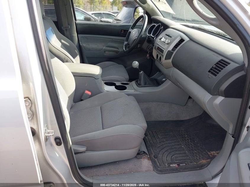 5TELU42N35Z112042 2005 TOYOTA TACOMA photo no. 5