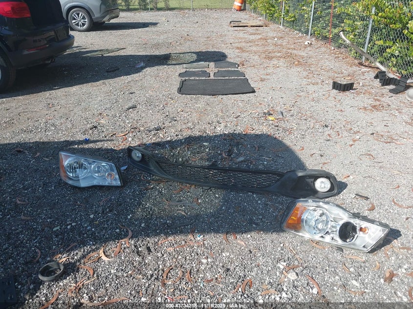 2018 Dodge Grand Caravan Sxt VIN: 2C4RDGCG2JR268391 Lot: 43734218