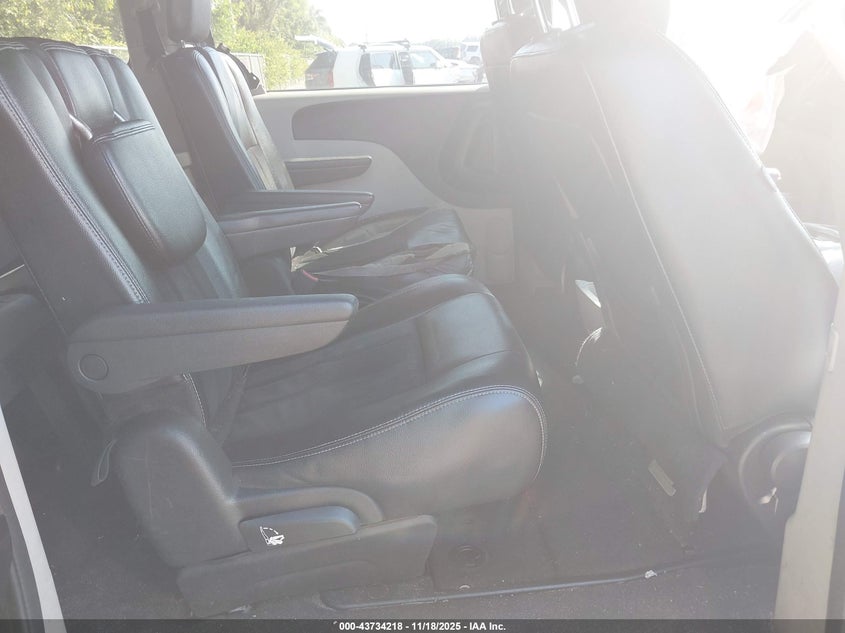 2018 Dodge Grand Caravan Sxt VIN: 2C4RDGCG2JR268391 Lot: 43734218