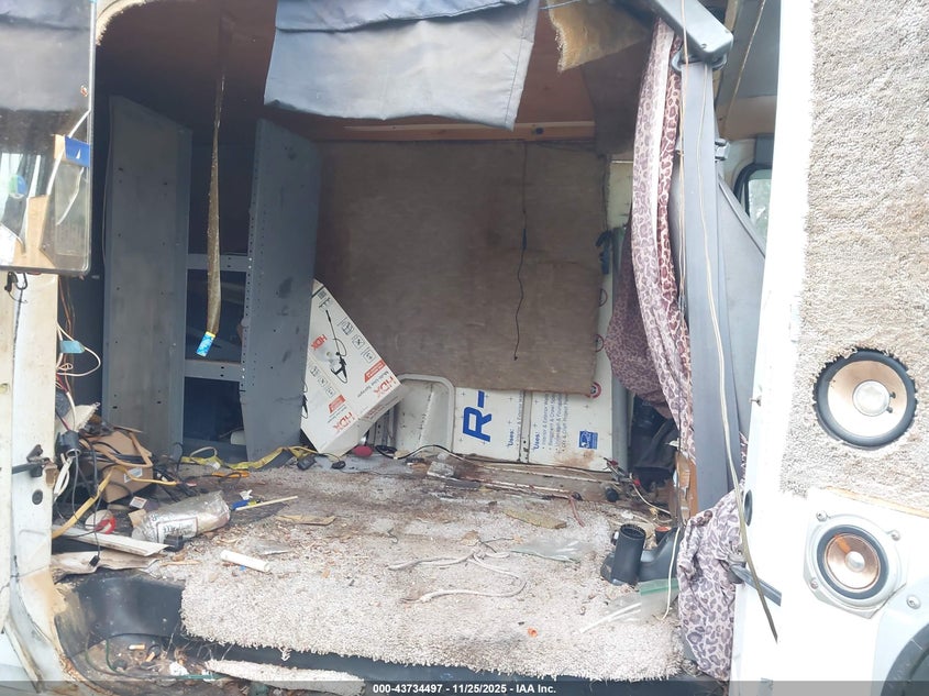 1998 Dodge Ram Van 1500 Commercial/Conversion VIN: 2B7HB11X9WK101074 Lot: 43734497