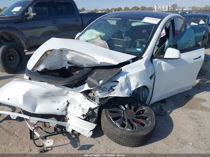 2022 Tesla Model Y Performance Dual Motor All-Wheel Drive VIN: 7SAYGDEF1NF337257 Lot: 43734508