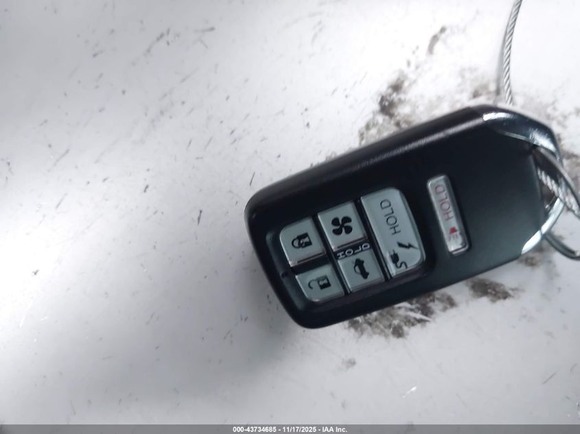 2018 Honda Clarity Plug-In Hybrid VIN: JHMZC5F11JC023300 Lot: 43734685