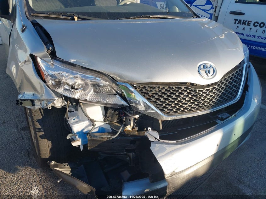 2013 Toyota Sienna Se 8 Passenger VIN: 5TDXK3DC1DS391922 Lot: 43734703