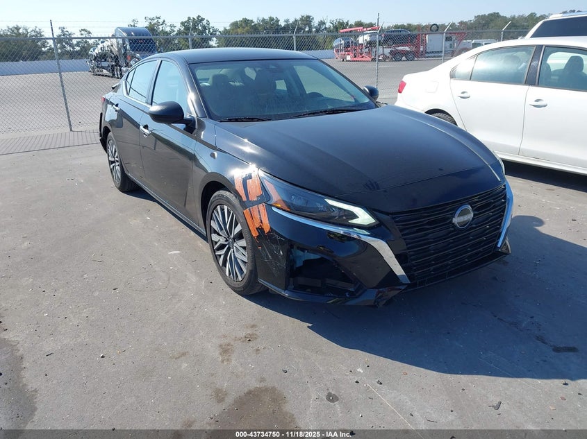 NISSAN ALTIMA SV FWD