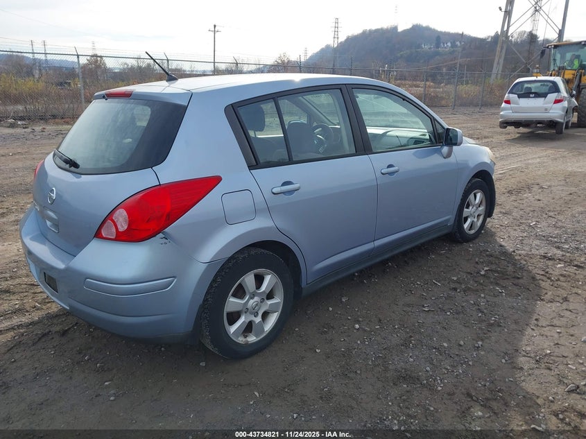 2009 Nissan Versa 1.8S VIN: 3N1BC13E69L474714 Lot: 43734821