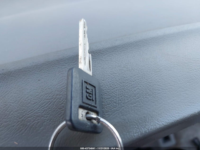 1993 GMC Suburban K1500 VIN: 1GKFK16K7PJ736526 Lot: 43734841