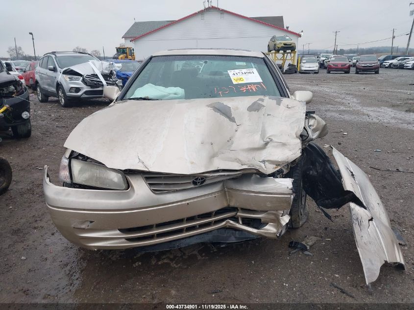 1999 Toyota Camry Le VIN: JT2BG22K1X0303483 Lot: 43734901