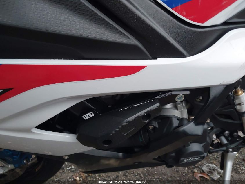 2022 BMW S 1000 Rr VIN: WB10E230XN6G02773 Lot: 43734932