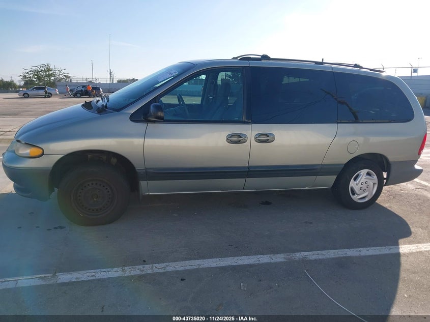 2000 Dodge Grand Caravan Se VIN: 1B4GP44R1YB742608 Lot: 43735020