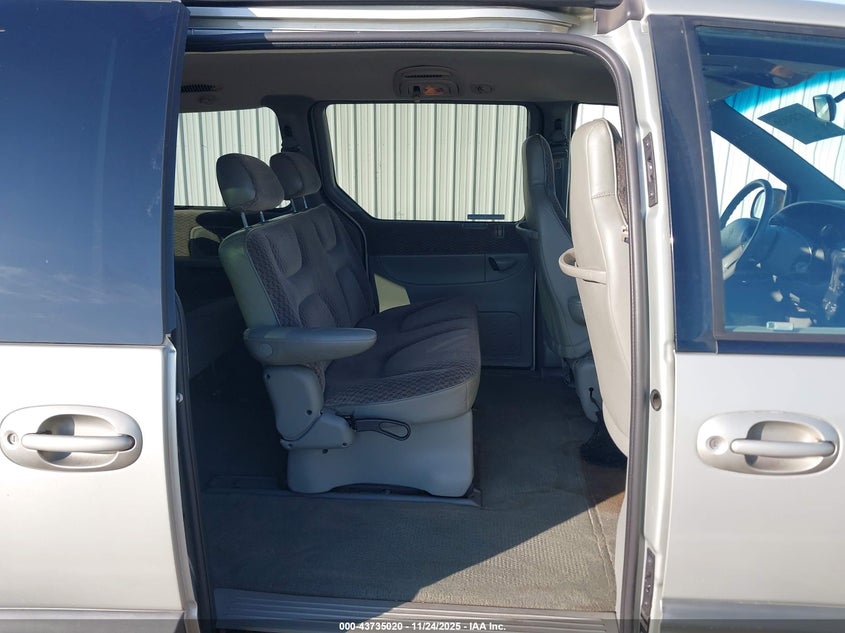 2000 Dodge Grand Caravan Se VIN: 1B4GP44R1YB742608 Lot: 43735020