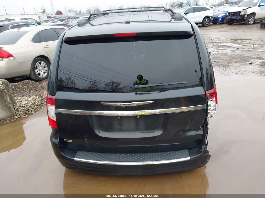 2011 Chrysler Town & Country Touring VIN: 2A4RR5DG8BR624570 Lot: 43735088