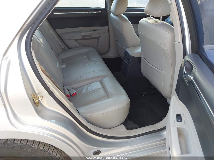 2007 Chrysler 300 Touring VIN: 2C3KA53G77H611469 Lot: 43735258