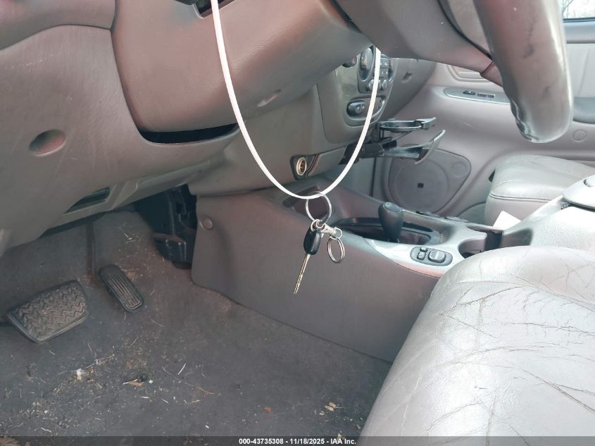 2002 Toyota Sequoia Limited V8 VIN: 5TDBT48A22S135615 Lot: 43735308