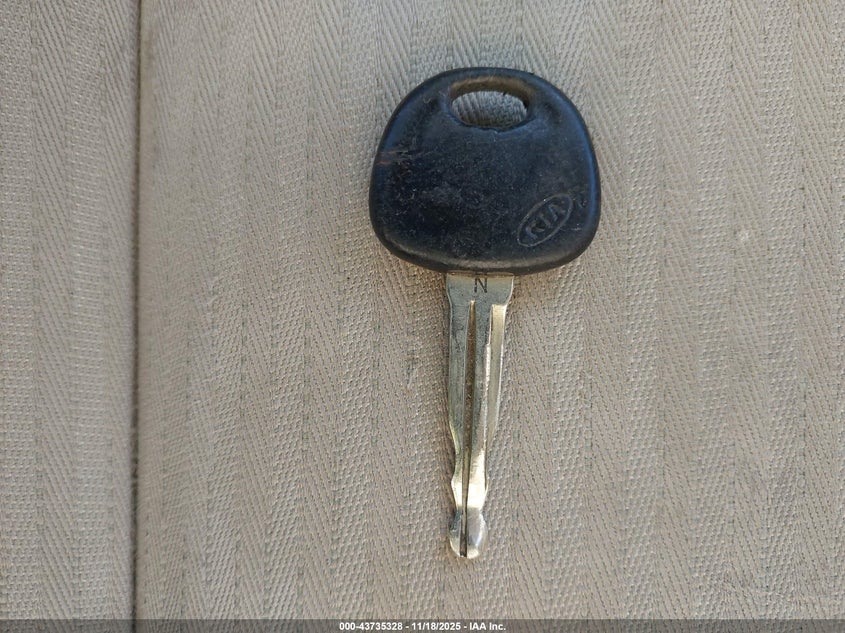 2007 Kia Rondo Lx V6 VIN: KNAFG526577112652 Lot: 43735328