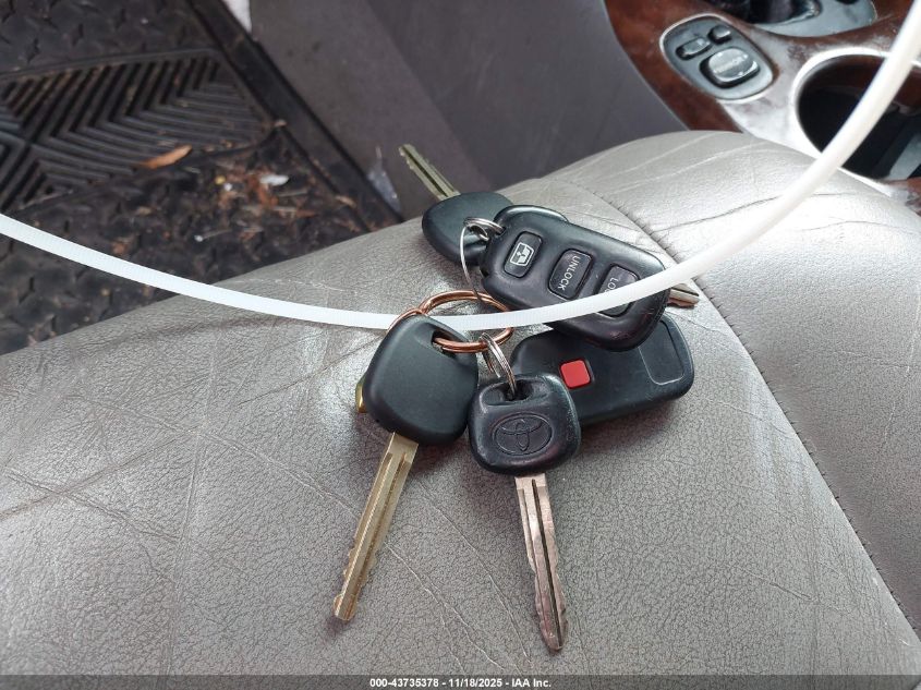 2002 Toyota Sequoia Limited V8 VIN: 5TDBT48A22S129636 Lot: 43735378