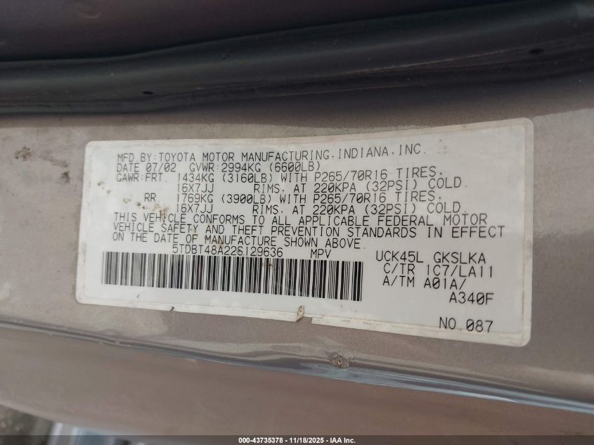 2002 Toyota Sequoia Limited V8 VIN: 5TDBT48A22S129636 Lot: 43735378