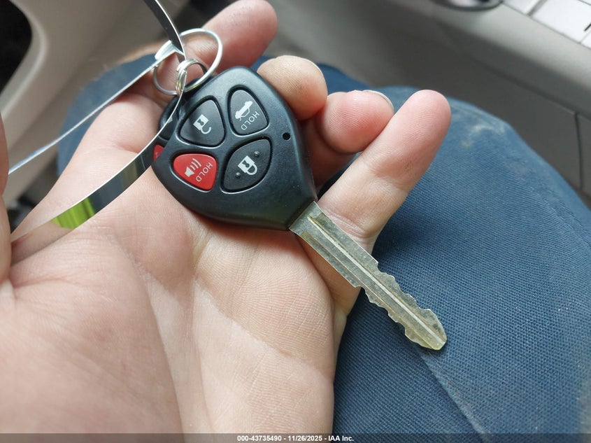 2008 Toyota Camry Le VIN: 4T1BE46K28U261303 Lot: 43735490