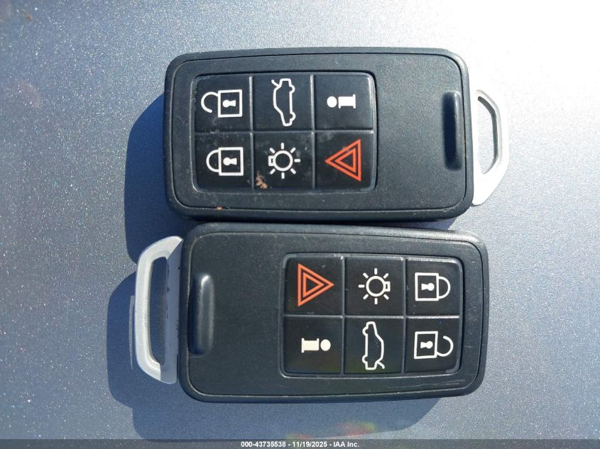 2013 Volvo Xc70 T6/T6 Platinum/T6 Premier Plus VIN: YV4902BZ4D1153301 Lot: 43735538