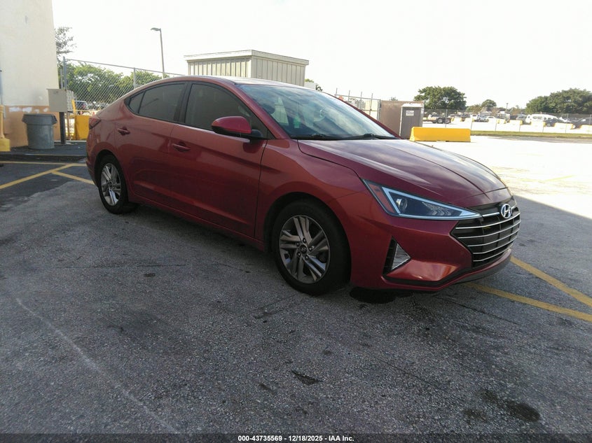 HYUNDAI ELANTRA SE