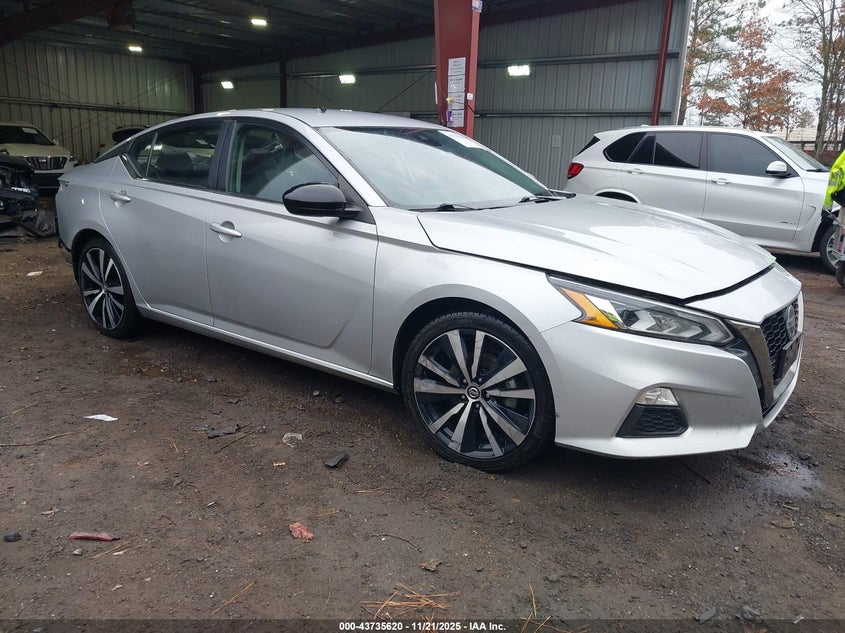 NISSAN ALTIMA SR FWD