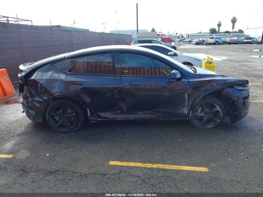 2026 Tesla Model Y Long Range Dual Motor All-Wheel Drive VIN: 7SAYGDED2TF385362 Lot: 43735635