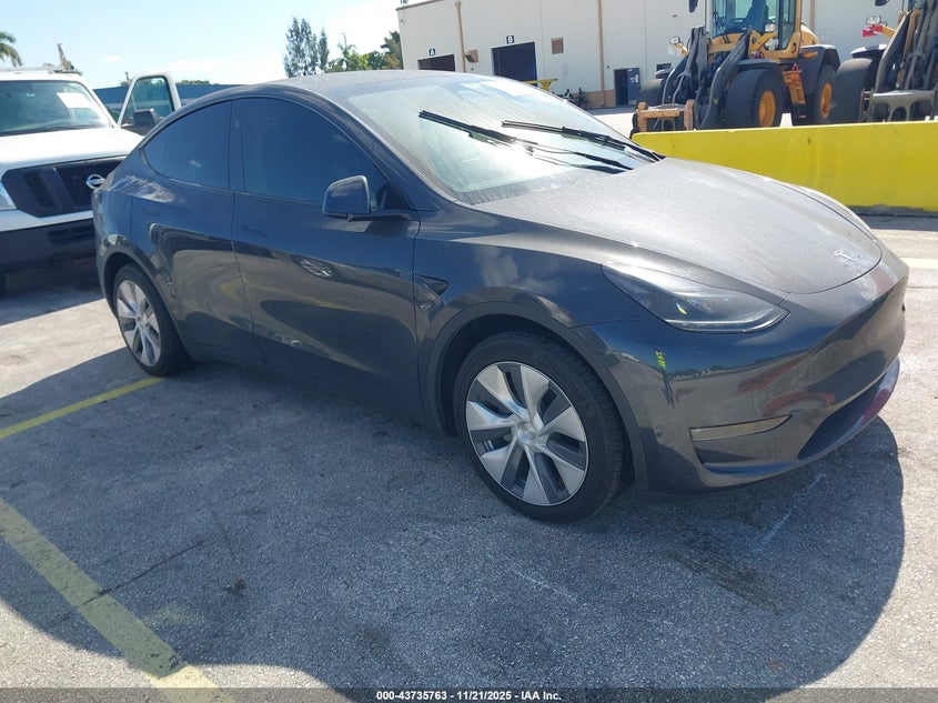 Vin: 7saygaee7rf084053, lot: 44231123, tesla model y long range dual motor all-wheel drive 2024 img_1