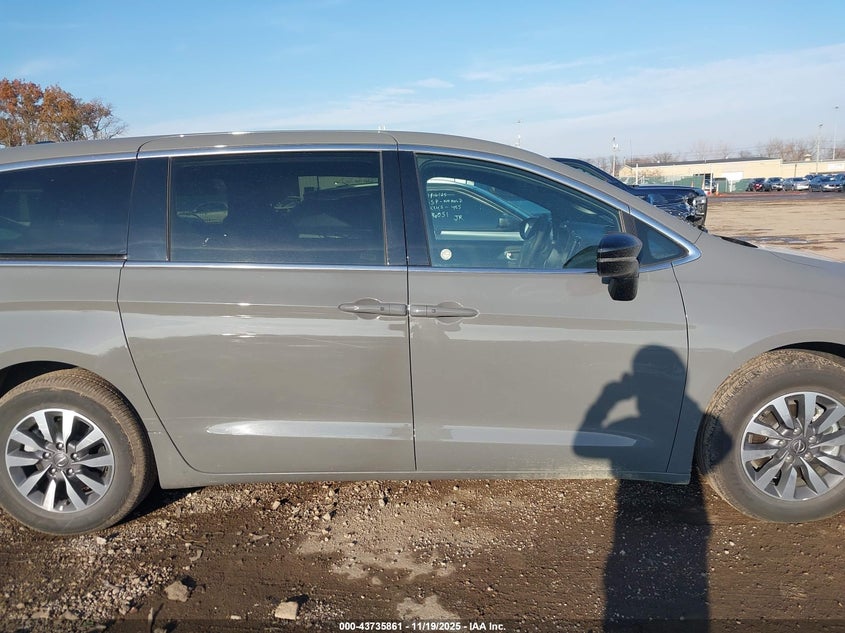 2025 Chrysler Pacifica Hybrid Select VIN: 2C4RC1S7XSR572510 Lot: 43735861