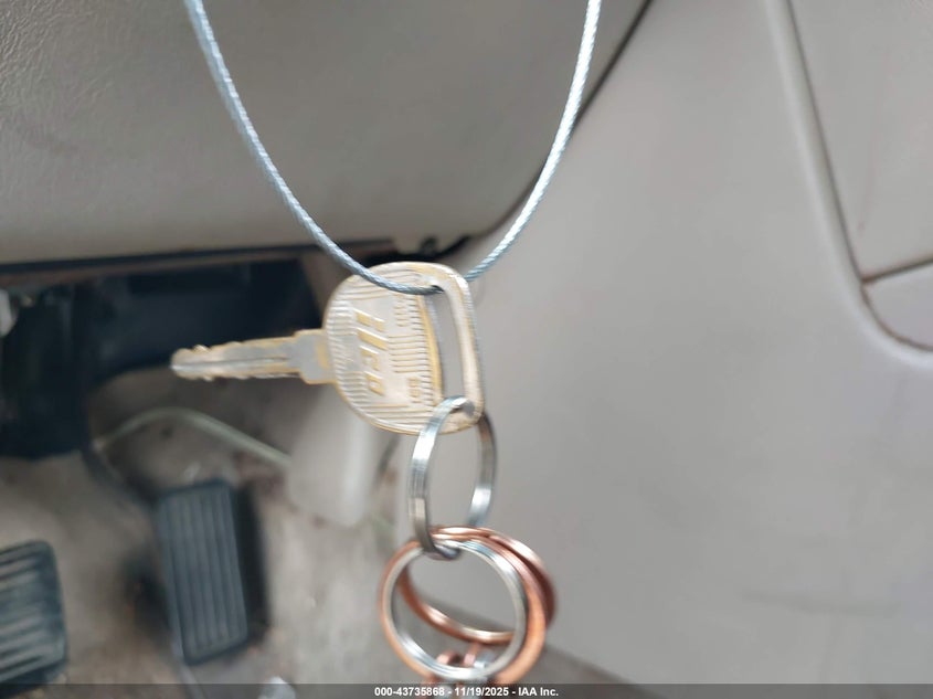 2005 Chevrolet Tahoe Lt VIN: 1GNEC13T25R158763 Lot: 43735868