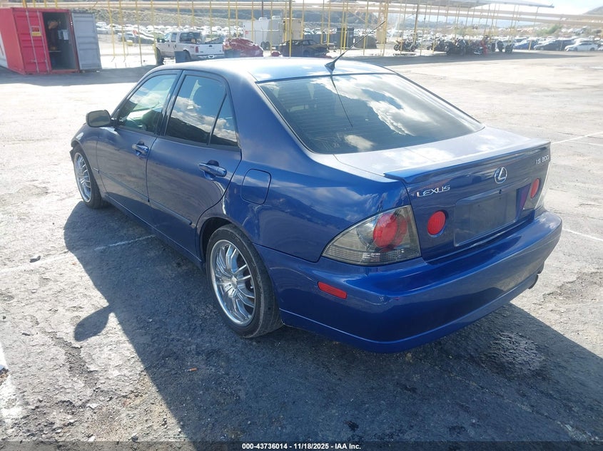 JTHBD192X30073838 2003 LEXUS IS photo no. 3